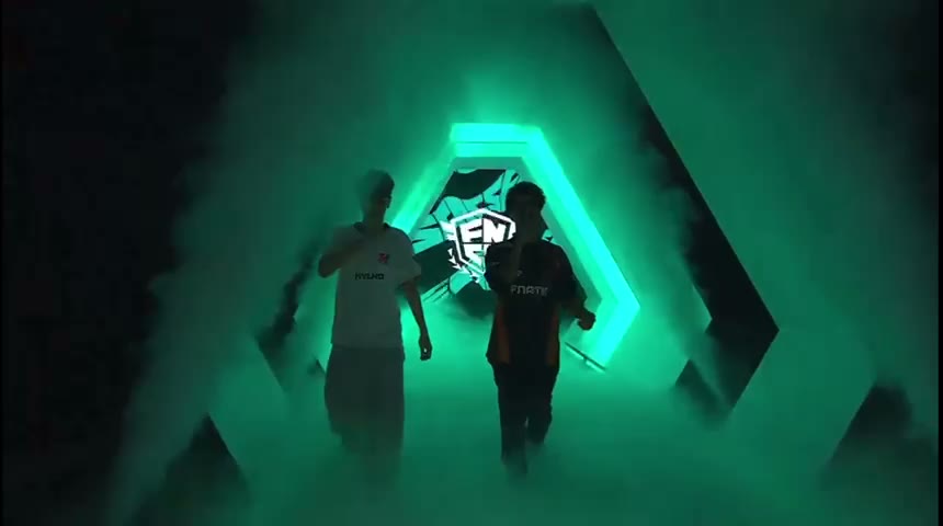 Minit walks out on the FNCS main stage in Düsseldorf